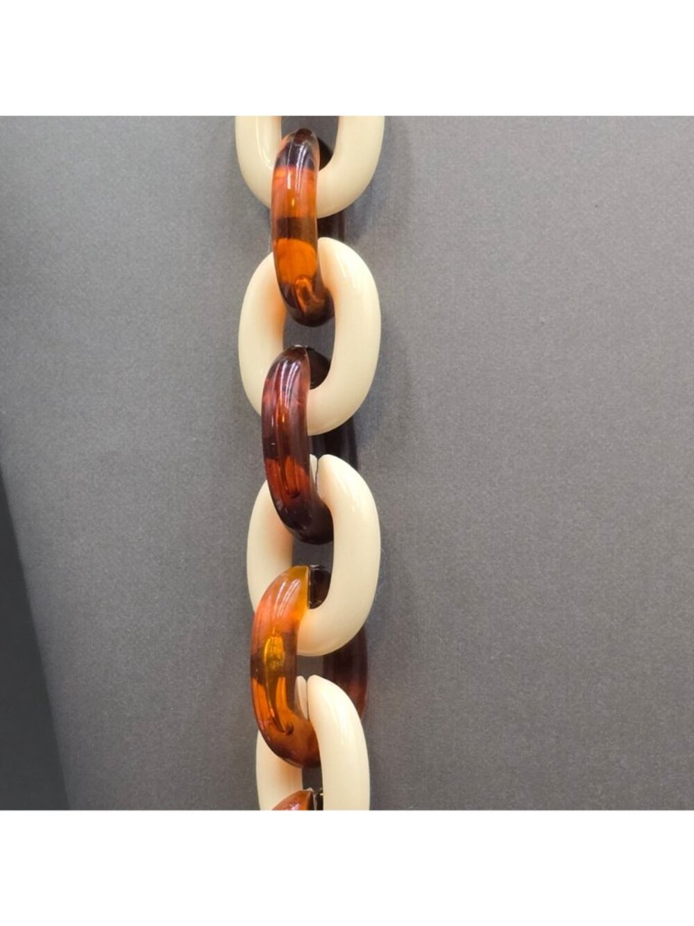 Vintage Lucite Chain Link Statement Necklace 28" Cream Tortoiseshell - Picture 4 of 11